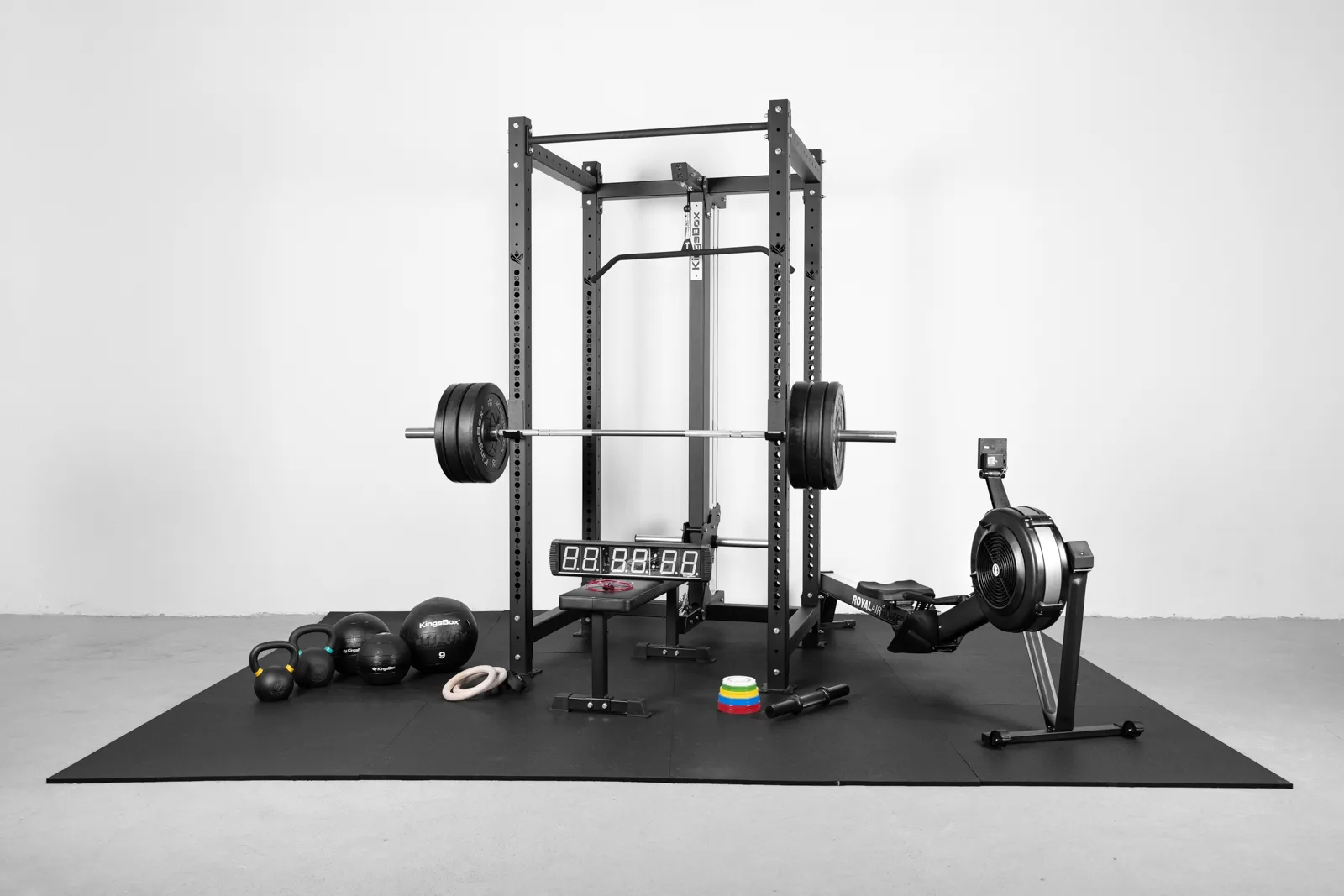 How to Use a Universal Gym Set to Get in Shape